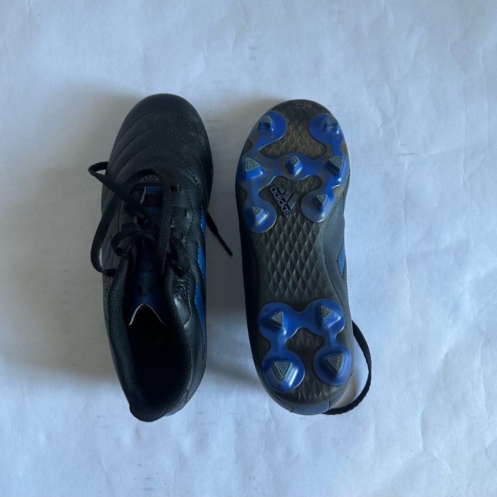 Adidas Boy’s Black and Blue Soccer Shoes - Picture 6 of 8